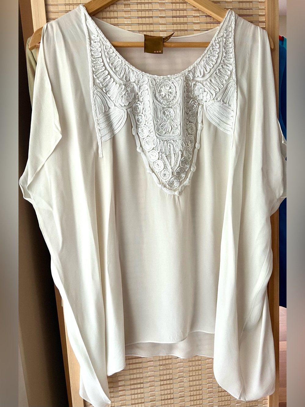 100% Silk Summery Top Multi Media Front Center Medallion size 8